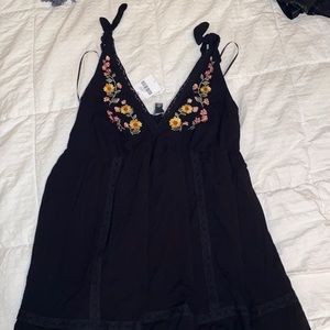 Size 0X black woven floral sundress
